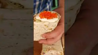 Шаурма с креветками и кальмаром