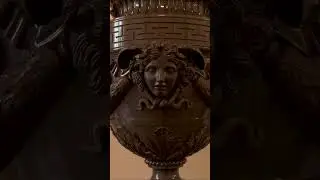 Ваза со следами машинной обработки. Порфир, 1803 год. Эрмитаж.