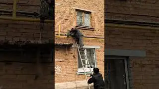 Сносим подъездный козырёк. Работа в ЖЭУ. #motivational #вдохновение #музыка #automobile #любовь