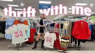 THRIFT WITH ME // i was LOCKED OUT of the thrift store for an hour!!!