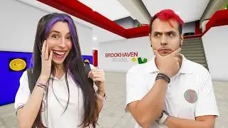 ENCERRADOS EN LA ESCUELA DE ROBLOX!!
