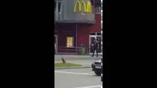 Vídeo de una persona disparando a la gente en un McDonald de Múnich