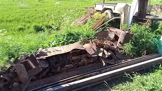 Нашли рельсы в лесу. От искали урочище. Накопали 0.5 тонны металла.