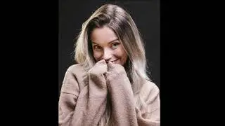 Gülen Kadın / Utangaç - Shy Woman