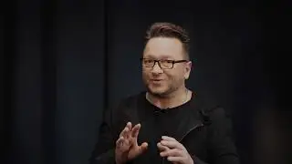 Он снимал с неё слой за слоем...