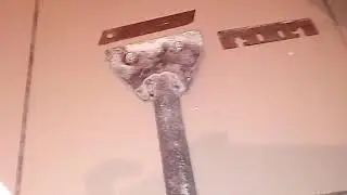 Чем удалить краску  с бетона.