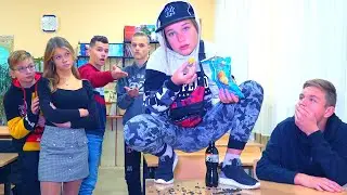 ПАЦАНКА В КЛАССЕ !!!