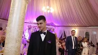 ЖЕНИХ БРОСАЕТ БУКЕТ ОЧЕНЬ КРУТО