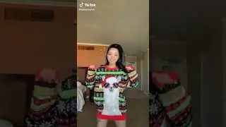 Bella Poarch - 🎄look at my Christmas sweater!🦙💕