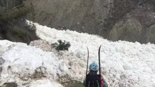Mountaineers Witness Avalanche Up Close in Canada's Rocky Mountains