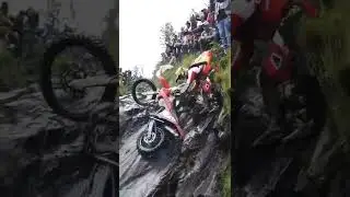 Крутой скользкий подъем 
