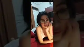 Bigo live berani sekali wanita ini hanya pakek bh kelihatan payudara besar nya
