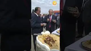 «По одной ложке съедим»: Токаев с Рахмоном попробовали плов