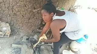 African village life/Cooking chicken for 