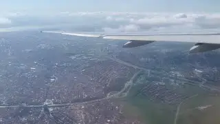Turkish Airlines Boeing 777-300ER Window View Landing in Istanbul | Descent and Landing