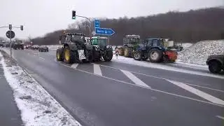 Eisenberg in Thüringen: Traktoren blockieren Auffahrten der Autobahn A9!! #bauernprotest #bauerndemo