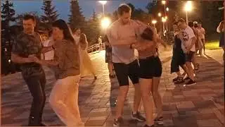 Лето 2024. Самарская набережная. Танцы у Ладьи.