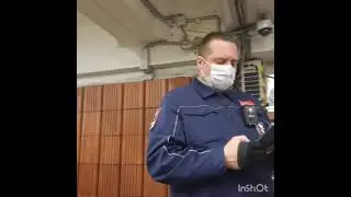 18+ сам контралер без причатка на камера попал что творят кантралёри в метро.?
