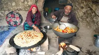 Love Story in Old age | Old lovers living in a cave | Village life in Afghanistan