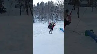 Обычный аттракцион,а сколько счастья! 🤗 #shorts #детство