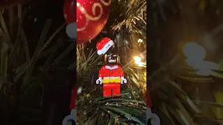 Собираю LEGO фигурку Новогоднего Бэтмена и подвожу итоги года