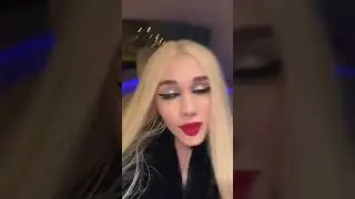 ДИАНА ДИ ЕДЕТ В МАШИНЕ ПОД СВОЙ ТРЕК