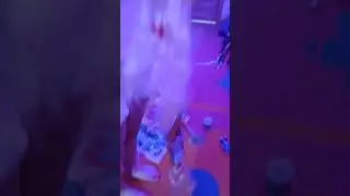 земля в илюминаторе😂