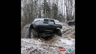 Китайцы в шоке! Toyota Land Cruiser 80 выезжает из оврага по снегу льду бездорожье Танк 300 tank 500