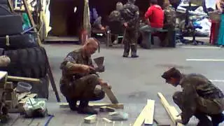 Бандеровцы рубят.