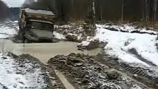Урал и грязь. Прёт как танк!