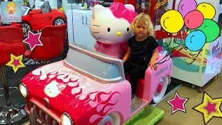 Катаемся в парке аттракционов и покупаем куклу BABY BORN. FUN FUN FUN
