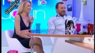 Burcu Esmersoy bacaklar ve dekolte frikik