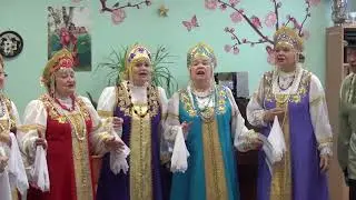 Возьму гармонь - по кнопочкам пройдусь я  исп.анс. Раздолье