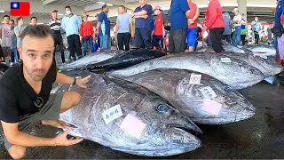 Inside The World's Largest Fish Market Blue Fin Tuna of Taiwan 🇹🇼