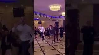 Каждый веселится как может 🤣