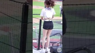 펜스잡고 방방뛰는 홍라ㅋㅋㅋ 최홍라 치어리더 HongRa