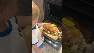 Гусь то уже добыт и в духовке👍 