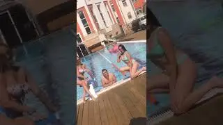 Он как магнит для красоток