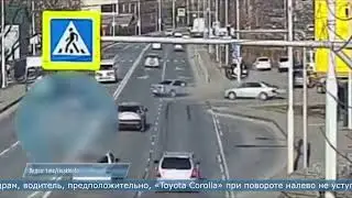 01.11.2024 2 легковушки столкнулись на ул. Ленина в Южно-Сахалинске