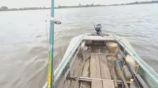 р  Обь.  Рыбачим  и  с  берега  и  с  якоря.