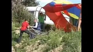 Бесстрашный Карпан пробует летать