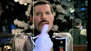 Video Clip Queen   Freddie Mercury   Living On My Own