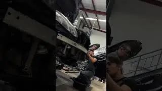 Mercedes Benz W212 выполнили замену патрубка подогрева ОЖ