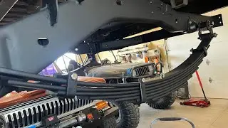 Kaiser M715 shackle flip and Jeeping 101