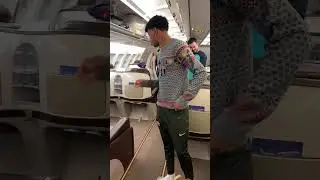 Barça is coming to Dallas ✈️ Looking cool in this Xmas Jumpers 🎄 