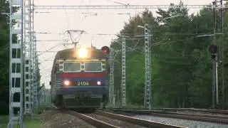 Электропоезд ЭР2-1032 на ст. Пяэскюла / ER2-1032 EMU at Pääsküla station