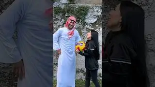 Quando vedi una ragazza da sola al campo ⚽️ 
