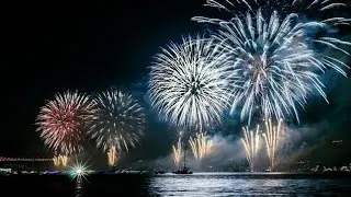 Capodanno a Napoli 2024 fuochi d'artificio skyline