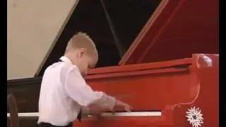 Д.Кабалевский - Клоуны. Исп. Георгий Дороднов (7 лет)