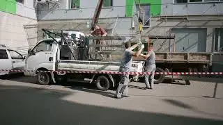 Замена стеклянного козырька триплекс толщиной 12 мм.